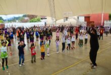 El exbasquetbolista, Horacio Llamas da entrenamiento a niños de Zacatlán
