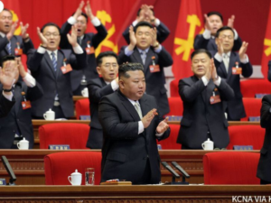 Corea del Norte ha decidido reforzar su fuerza nuclear "tanto en calidad como en cantidad" como parte de un plan agresivo para modernizar su ejército.