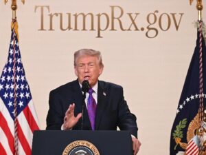 La seguridad del presidente Donald Trump ha vuelto al centro del debate internacional. Informes recientes han confirmado que Israel entregó información de inteligencia de alto nivel a las autoridades estadounidenses, detallando un complot "específico"