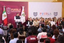 Alejandro Armenta durante su visita a Tehuacán para iniciar atención en territorio.