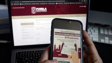 Ciudadanos realizan el pago del Control Vehicular 2026 en Puebla durante el periodo de prórroga.
