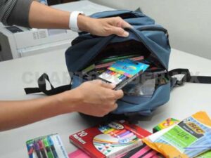 El gobernador de Puebla, Alejandro Armenta Mier, informó que el denominado “Operativo Mochila” podría implementarse nuevamente en las escuelas del estado
