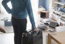 Familia en casa aplicando medidas de prevención durante el periodo vacacional en Puebla.