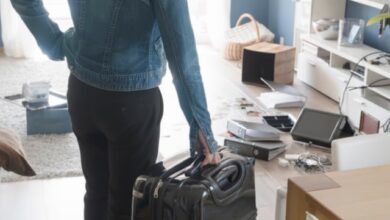Familia en casa aplicando medidas de prevención durante el periodo vacacional en Puebla.