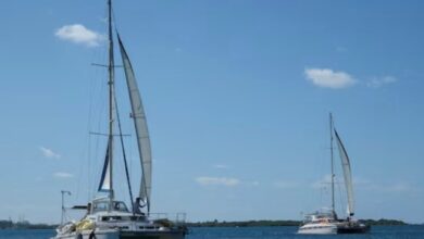 Aeronave de la Marina de México durante operativo de búsqueda de embarcaciones en el Caribe.