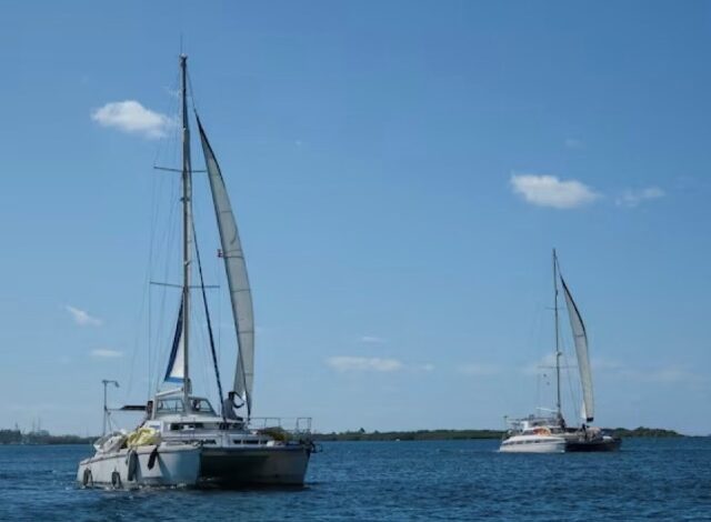 Aeronave de la Marina de México durante operativo de búsqueda de embarcaciones en el Caribe.