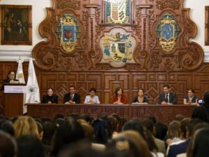 En el Salón Barroco de la BUAP se llevó a cabo la inauguración de la Cátedra Dra. Matilde Montoya, en honor a la primera médica mexicana que inició su formación en Puebla.