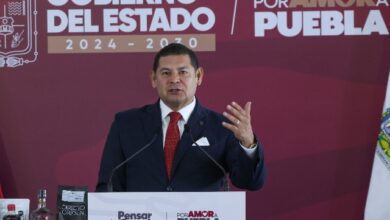 Con el objetivo de fortalecer los lazos de colaboración entre el Gobierno de Puebla y el sector productivo, el gobernador Alejandro Armenta Mier sostuvo una reunión con dirigentes de más de 40 sindicatos.