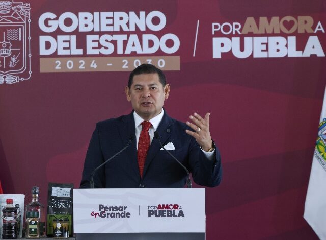 Con el objetivo de fortalecer los lazos de colaboración entre el Gobierno de Puebla y el sector productivo, el gobernador Alejandro Armenta Mier sostuvo una reunión con dirigentes de más de 40 sindicatos.