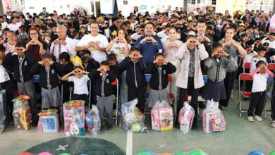 El Sistema para el Desarrollo Integral de la Familia (SEDIF) celebró el Día de la Niña y el Niño con actividades recreativas en diversas juntas auxiliares de Puebla, mientras que el evento central tuvo lugar en San Andrés Azumiatla