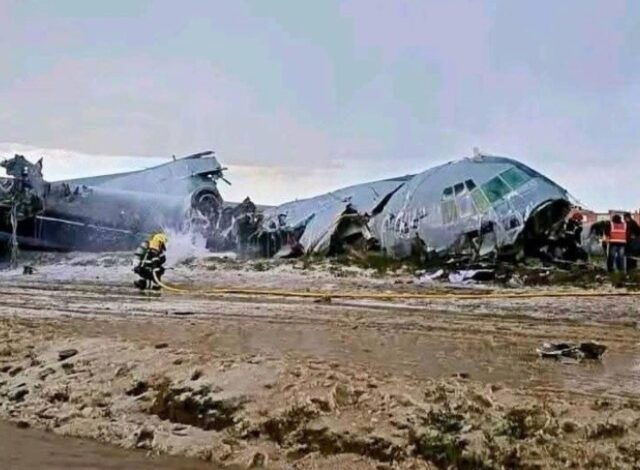 El accidente del avión militar Hércules C-130 que dejó más de 20 muertos en Bolivia se debió a fallas de comunicación del control aéreo, errores de la tripulación y a una tormenta eléctrica con lluvia y granizo