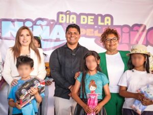 Cecilia Arellano, presidenta del Patronato Estatal DIF (SEDIF), encabezó este jueves los festejos por el Día del Niño en el municipio de Cuautlancingo
