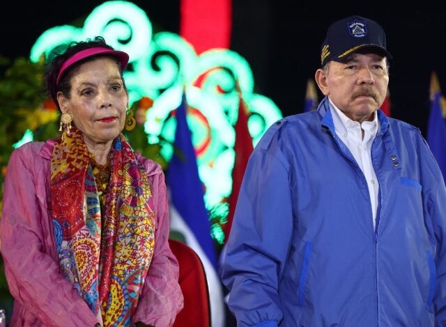 La pareja presidencial de Nicaragua niegan las acusaciones de prohibir la Semana Santa