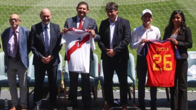Presentación partido Perú vs España