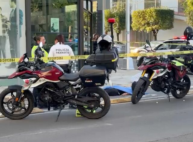 Un hombre de aproximadamente 35 años murió la tarde de este jueves en la colonia Huexotitla, en la ciudad de Puebla, luego de perder el control del scooter en el que viajaba