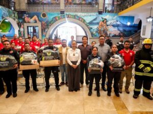 El Gobierno de Atlixco continúa sumando esfuerzos para garantizar la seguridad de sus habitantes. Con el objetivo de fortalecer la capacidad de respuesta ante emergencias y brindar mejores condiciones de trabajo al personal operativo, la presidenta de Ariadna Ayala