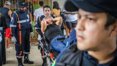 Un adolescente de 13 años abrió fuego este martes en una escuela de Rio Branco, capital del estado de Acre, en el noroeste de Brasil, dejando dos empleadas muertas y dos personas heridas —una trabajadora y un alumno—, informaron autoridades estatales.