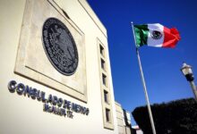 El panorama diplomático entre México y Estados Unidos ha alcanzado un nuevo punto de tensión. El Departamento de Estado de Estados Unidos confirmó este jueves que ha iniciado una revisión exhaustiva de los permisos de operación de la red consular mexicana, la más grande en territorio estadounidense.