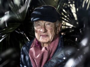El mundo intelectual está de luto. El célebre filósofo, sociólogo y teórico social francés Edgar Morin falleció en París a la edad de 104 años, según confirmó su entorno familiar al diario Le Monde.