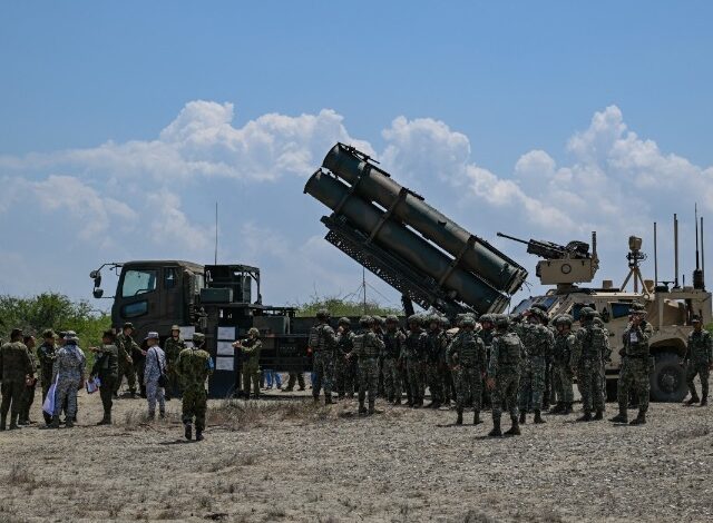 Japón disparó misiles tierra‑barco Type‑88 y hundió un viejo buque de guerra durante unos ejercicios militares realizados en aguas entre Filipinas y Taiwán, maniobras que contaron con la presencia de fuerzas de Estados Unidos, Australia, Francia, Nueva Zelanda, Canadá y Filipinas