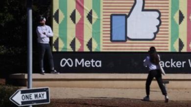 Meta comenzó este miércoles la ejecución de su plan para despedir a 8,000 empleados, equivalente a aproximadamente el 10% de su plantilla mundial, como parte de la estrategia del director ejecutivo Mark Zuckerberg