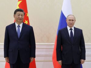 El presidente ruso Vladimir Putin llegó este martes a Pekín para reunirse con su homólogo chino y “viejo amigo”, Xi Jinping