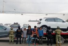 Durante un operativo interinstitucional en la zona norte de la capital poblana, las fuerzas de seguridad y autoridades ministeriales detuvieron a cuatro hombres presuntamente dedicados al robo de vehículo.