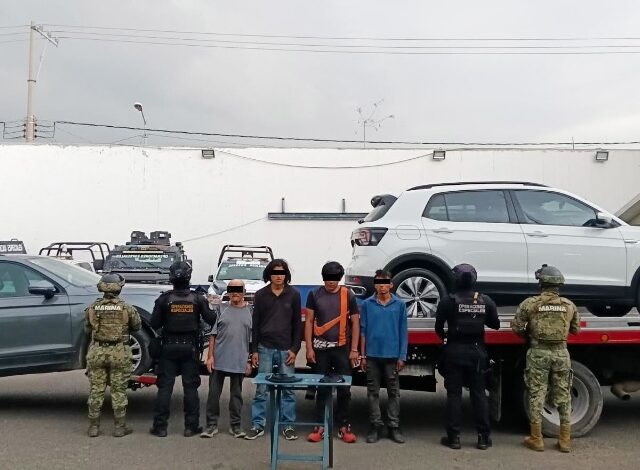 Durante un operativo interinstitucional en la zona norte de la capital poblana, las fuerzas de seguridad y autoridades ministeriales detuvieron a cuatro hombres presuntamente dedicados al robo de vehículo.