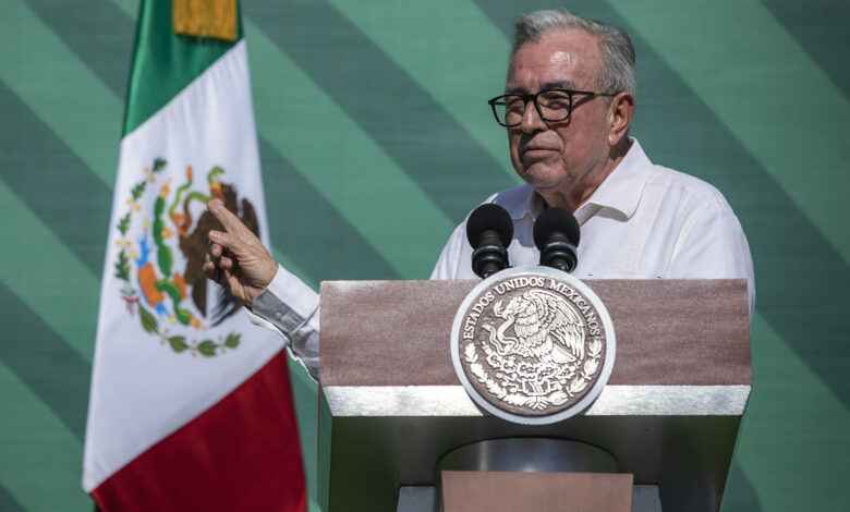 El gobernador de Sinaloa, Rubén Rocha Moya reasumió este viernes sus funciones al frente del Poder Ejecutivo de Sinaloa, tras concluir un periodo de 112 días de licencia temporal.