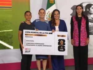 En un emotivo encuentro celebrado durante "La Mañanera del Pueblo", la presidenta de México, Claudia Sheinbaum Pardo, hizo entrega oficial del boleto 001 para el partido inaugural de la Copa Mundial de la FIFA 2026 a Yolett Cervantes Cuaquehua