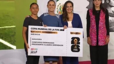 En un emotivo encuentro celebrado durante "La Mañanera del Pueblo", la presidenta de México, Claudia Sheinbaum Pardo, hizo entrega oficial del boleto 001 para el partido inaugural de la Copa Mundial de la FIFA 2026 a Yolett Cervantes Cuaquehua