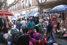 Luego de que vendedores ambulantes abarrotaran las principales calles del Centro Histórico con la venta de productos alusivos al Mundial,