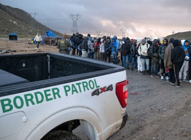 México y Estados Unidos destacaron que el número de migrantes irregulares que intentan cruzar la frontera común alcanzó su nivel más bajo en 50 años