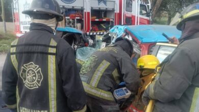 Un taxista perdió la vida prensado al interior de su unidad tras impactarse contra la parte trasera de un camión de carga en la carretera Amozoc–Oriental