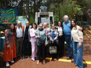 En el marco de la conmemoración de los 96 años de la Cooperativa de Luz y Fuerza Motriz de Chignahuapan, la presidenta municipal de Zacatlán, Bety Sánchez, destacó las acciones de ordenamiento y dignificación que su administración ha implementado en los accesos y áreas comerciales de los principales ecoparques de la región.