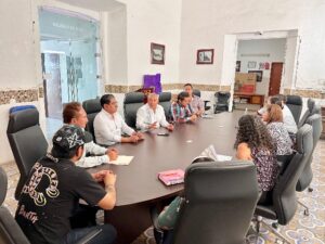 Con el objetivo de garantizar la legalidad y la transparencia en la Mixteca poblana, regidores del municipio de Acatlán de Osorio acordaron entregar toda la información requerida para la auditoría extraordinaria