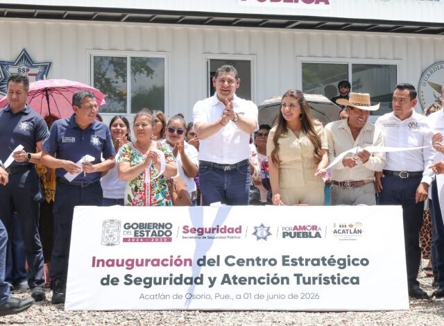 El gobernador de Puebla, Alejandro Armenta Mier, encabezó este lunes una gira de trabajo por el municipio de Acatlán de Osorio.