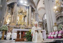 Tras cinco décadas de guiar con templanza y entrega el caminar espiritual de la Iglesia y consolidar una vida entera al servicio de Dios, el Arzobispo de Puebla, Monseñor Víctor Sánchez Espinosa, celebra un legado profundamente marcado por la cercanía con sus comunidades, la vocación de servicio y una inquebrantable dedicación al ministerio.