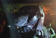 Una familia originaria del municipio de Tlachichuca fue víctima de una tragedia la noche de este miércoles, luego de verse involucrada en un fuerte accidente automovilístico sobre la carretera El Seco-Azumbilla, a la altura de San Juan Atenco