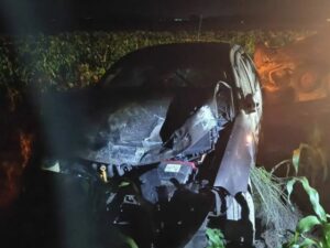 Una familia originaria del municipio de Tlachichuca fue víctima de una tragedia la noche de este miércoles, luego de verse involucrada en un fuerte accidente automovilístico sobre la carretera El Seco-Azumbilla, a la altura de San Juan Atenco