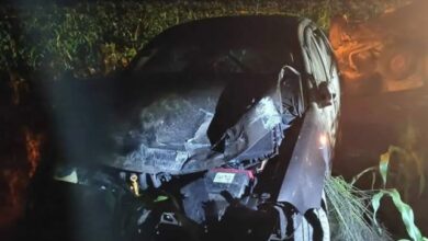 Una familia originaria del municipio de Tlachichuca fue víctima de una tragedia la noche de este miércoles, luego de verse involucrada en un fuerte accidente automovilístico sobre la carretera El Seco-Azumbilla, a la altura de San Juan Atenco