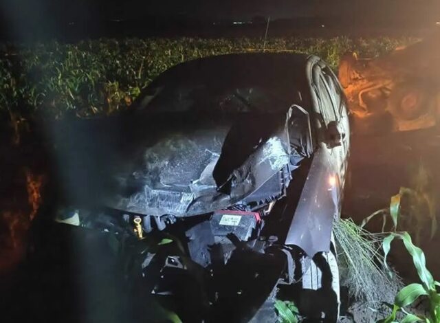 Una familia originaria del municipio de Tlachichuca fue víctima de una tragedia la noche de este miércoles, luego de verse involucrada en un fuerte accidente automovilístico sobre la carretera El Seco-Azumbilla, a la altura de San Juan Atenco