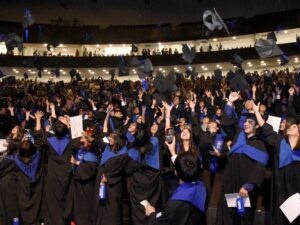 La rectora de la BUAP, Lilia Cedillo Ramírez, encabezó la emotiva ceremonia de graduación de 502 alumnos pertenecientes a las preparatorias de Amozoc y Tepeaca, así como del Bachillerato Tecnológico de San José Chiapa