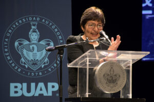 Un total de 802 alumnos de la preparatoria 2 de Octubre de 1968 de la Benemérita Universidad Autónoma de Puebla (BUAP) culminaron con éxito sus estudios de nivel medio superior. Acompañados por directivos, docentes y familiares, la generación 2023-2026