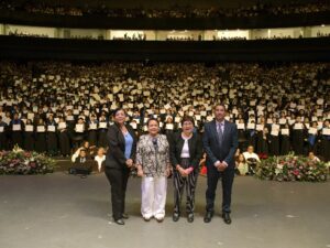Un total de 802 alumnos de la preparatoria 2 de Octubre de 1968 de la Benemérita Universidad Autónoma de Puebla (BUAP) culminaron con éxito sus estudios de nivel medio superior. Acompañados por directivos, docentes y familiares, la generación 2023-2026