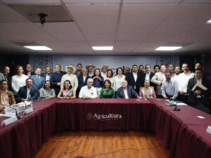 Con el objetivo de acelerar la transformación del campo y garantizar la soberanía alimentaria, la secretaria de Agricultura y Desarrollo Rural de Puebla (SADR), Ana Laura Altamirano Pérez, participó en una reunión de trabajo nacional encabezada por la titular de la SADER