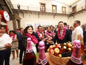 Con el objetivo de fortalecer la cooperación internacional y el intercambio cultural, económico y social, el Embajador de la República Popular China en México, Chen Daojiang, realizó una visita histórica al Municipio de Zacatlán.