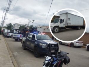 Un operativo para recuperar una camioneta con reporte de robo derivó en una balacera la tarde de este lunes 9 de junio en la junta auxiliar de Sanctorum, Cuautlancingo.