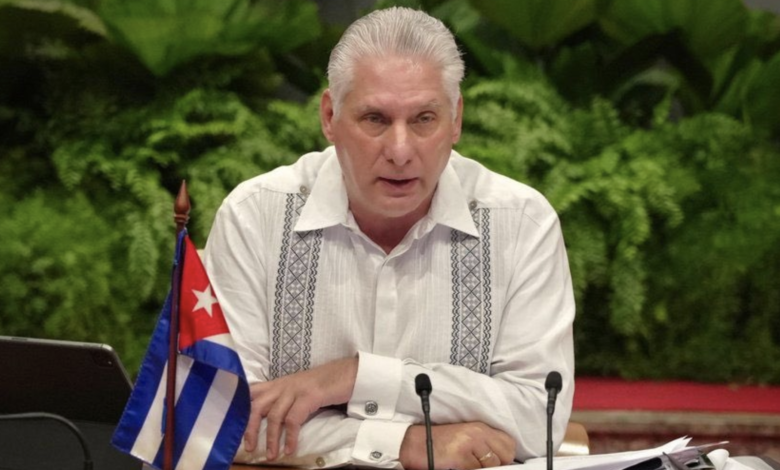 El presidente de Cuba, Miguel Díaz-Canel, afirmó este martes que la isla "jamás volverá" a ser una colonia. Su declaración responde a una reciente publicación de Donald Trump, quien difundió un mapa retocado donde Cuba aparece como parte del territorio estadounidense.