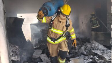 Una explosión por fuga de gas dejó a tres personas heridas de gravedad en una vivienda de Geovillas del Sur, fraccionamiento ubicado al sur de la capital poblana.